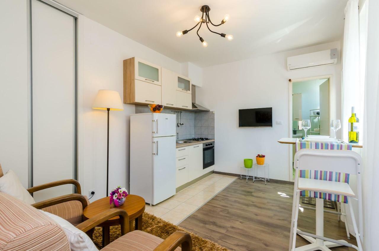 Apartments Knego Mlini Exterior photo